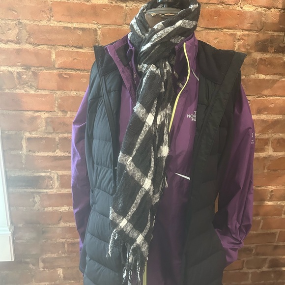 North Face Flight Series Windbreaker w Reflective Trim.  Purple & Black, Small. - Picture 7 of 14